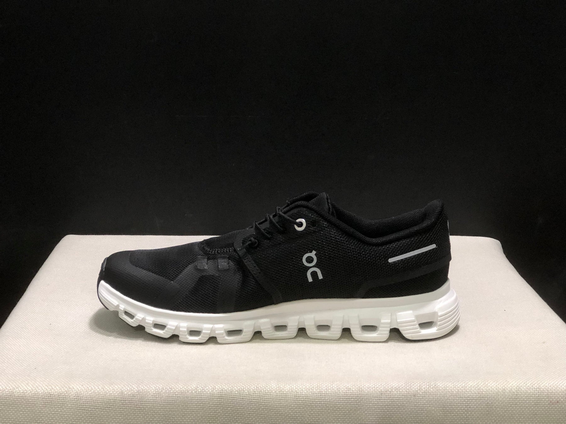 ON CLOUD 6 Preto