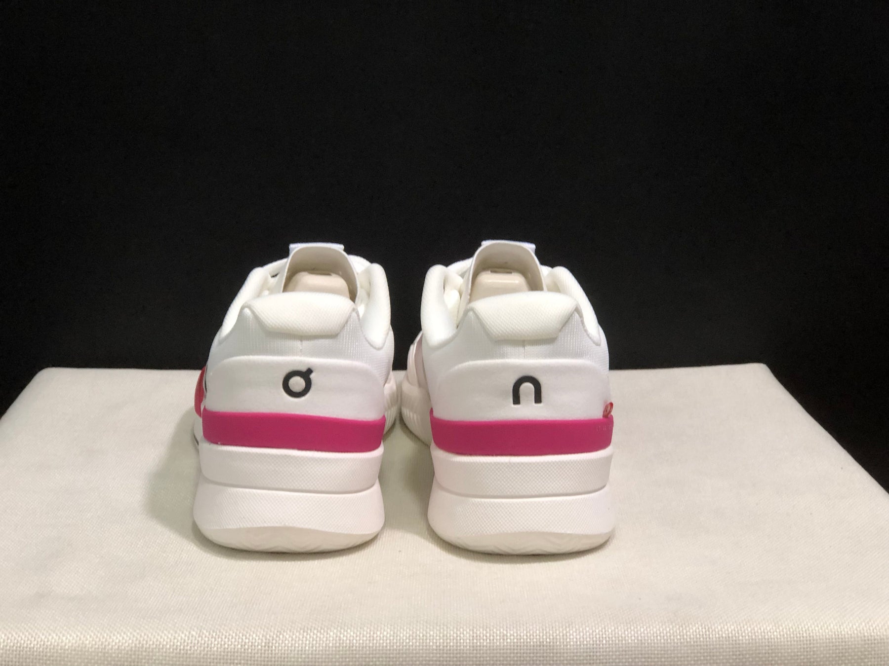 ON THE ROGER PRO 2 BRANCO/ROSA